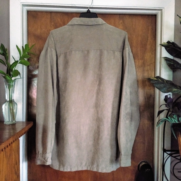 Was💲10! 🎉5/$20Soft suede men's button down shirt - Picture 2 of 10